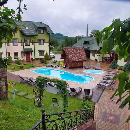 Emerald House Mykulychyn Exterior photo