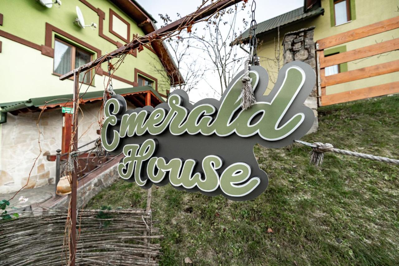 Emerald House Mykulychyn Exterior photo