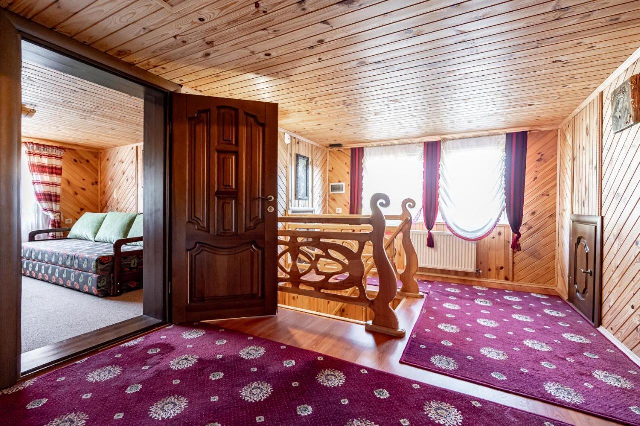 Emerald House Mykulychyn Exterior photo