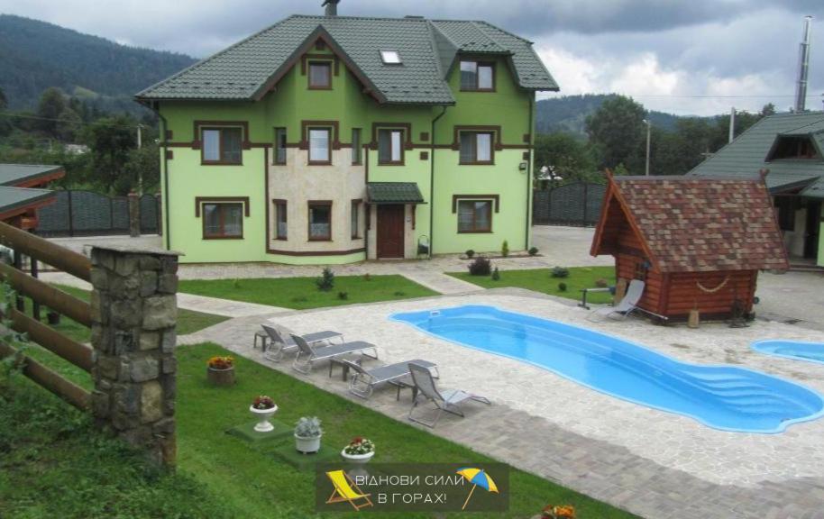 Emerald House Mykulychyn Exterior photo
