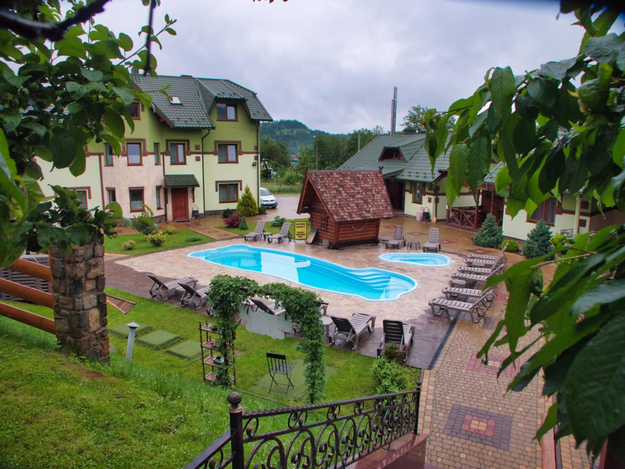 Emerald House Mykulychyn Exterior photo