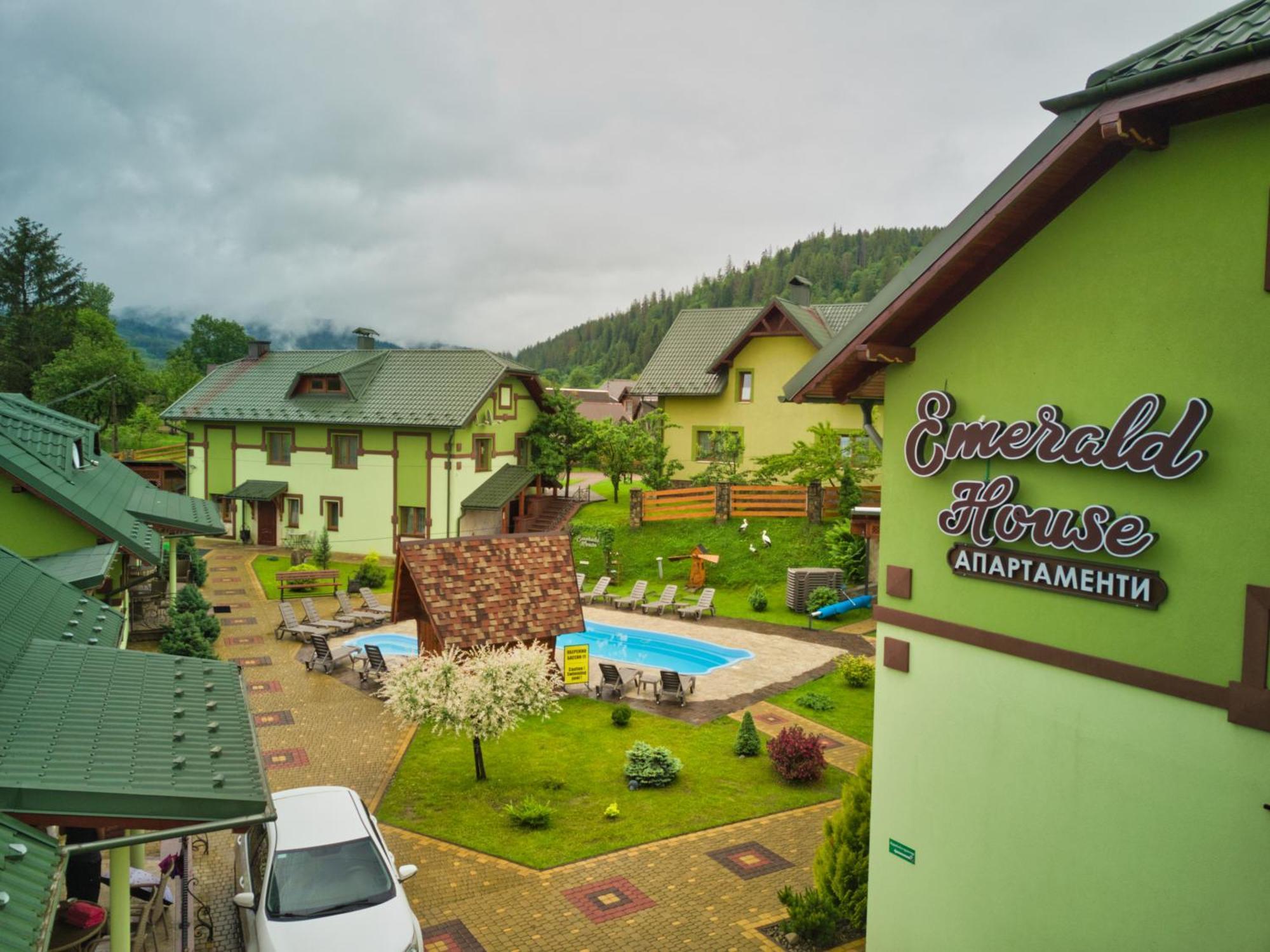 Emerald House Mykulychyn Exterior photo