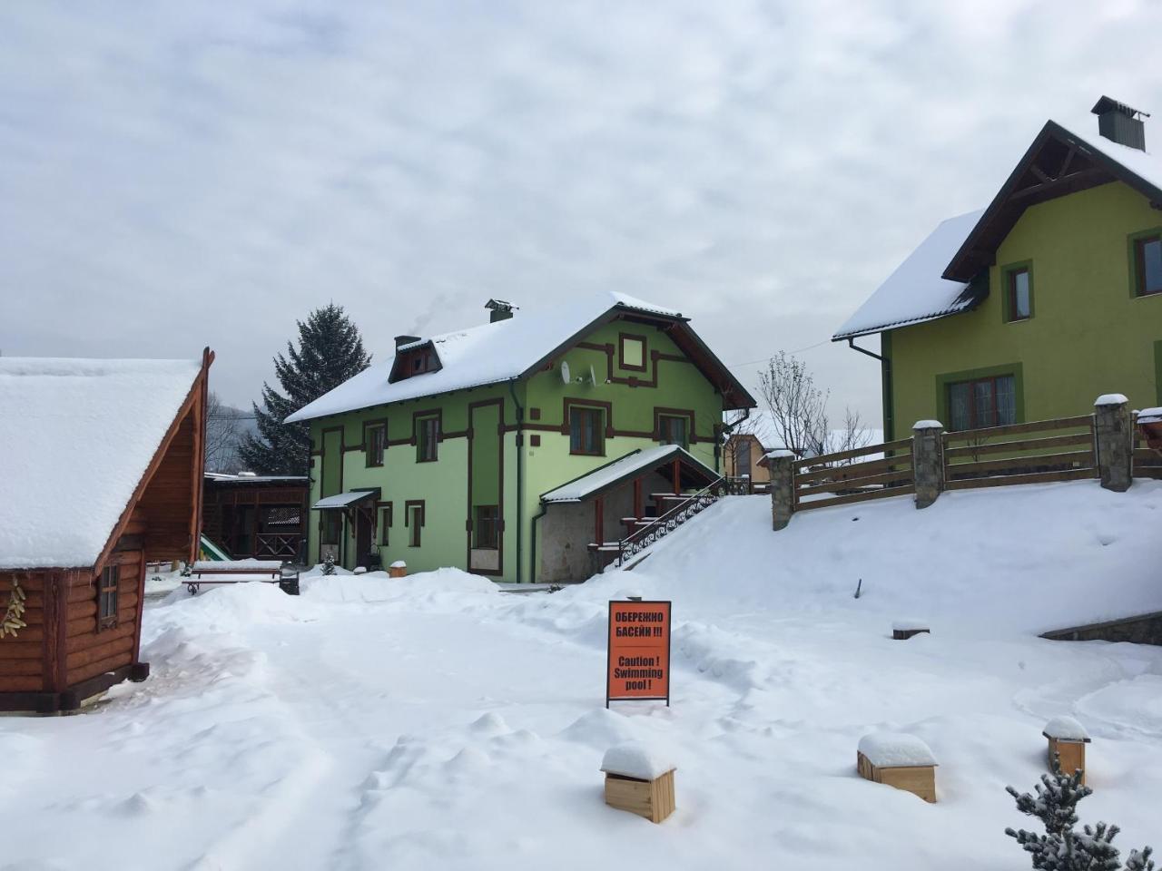 Emerald House Mykulychyn Exterior photo