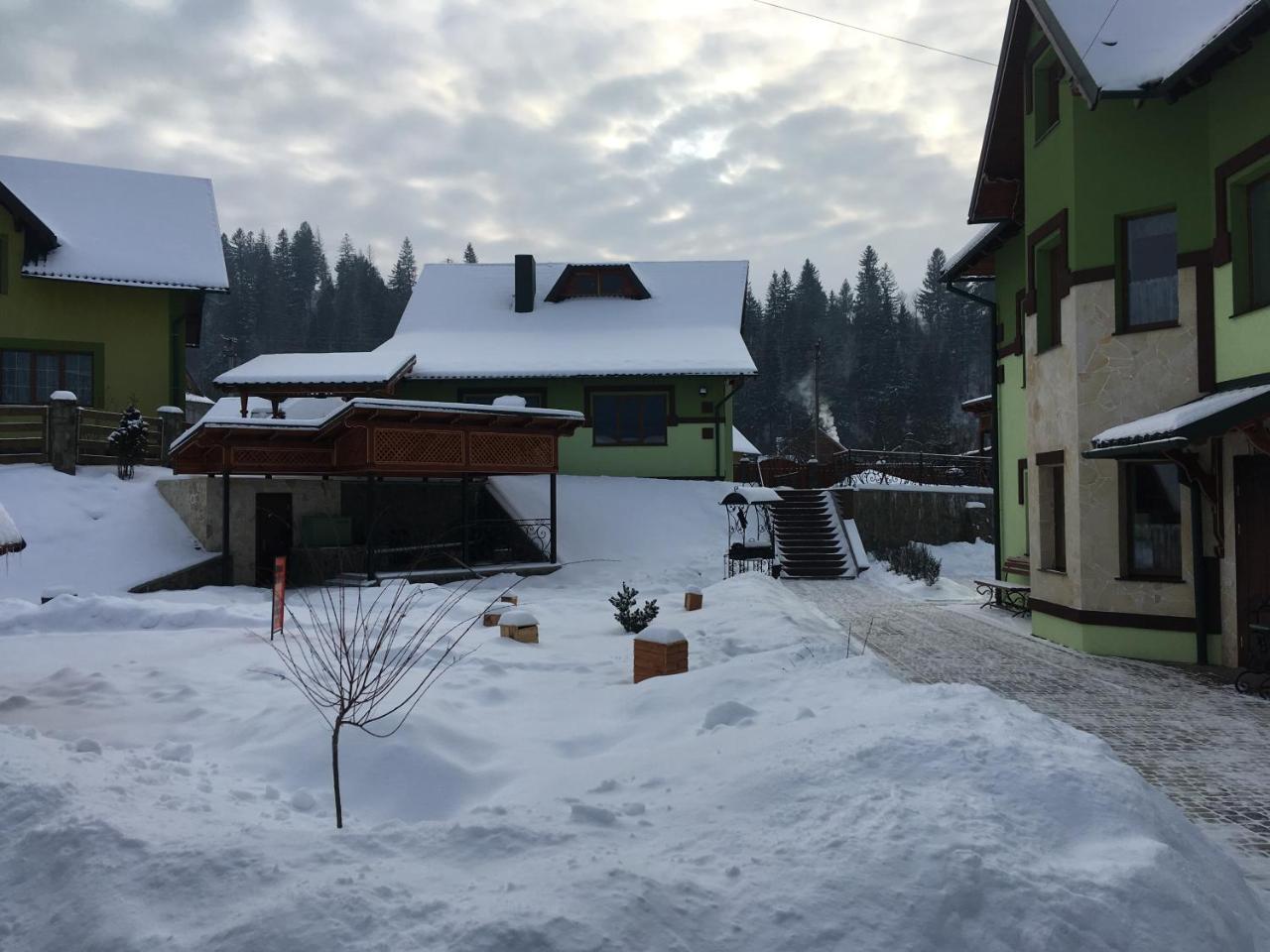 Emerald House Mykulychyn Exterior photo