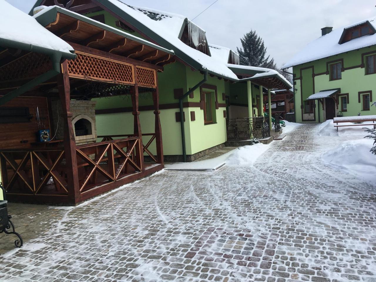 Emerald House Mykulychyn Exterior photo